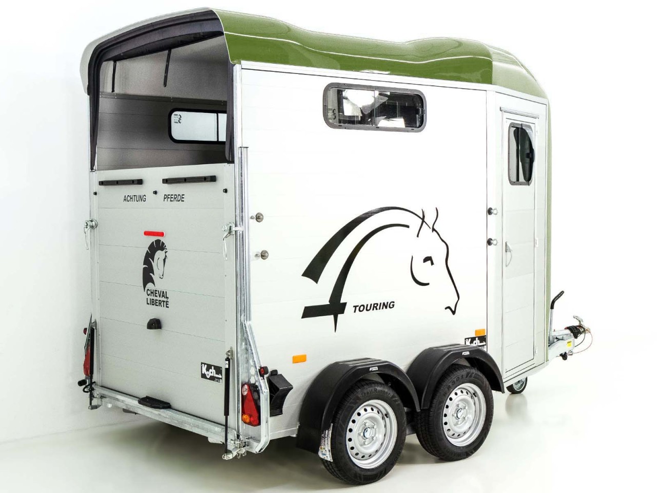 Cheval Liberte Pferdeanhänger Touring Country| Pullman-Fahrwerk| Frontausstieg| olivgrün-Neu