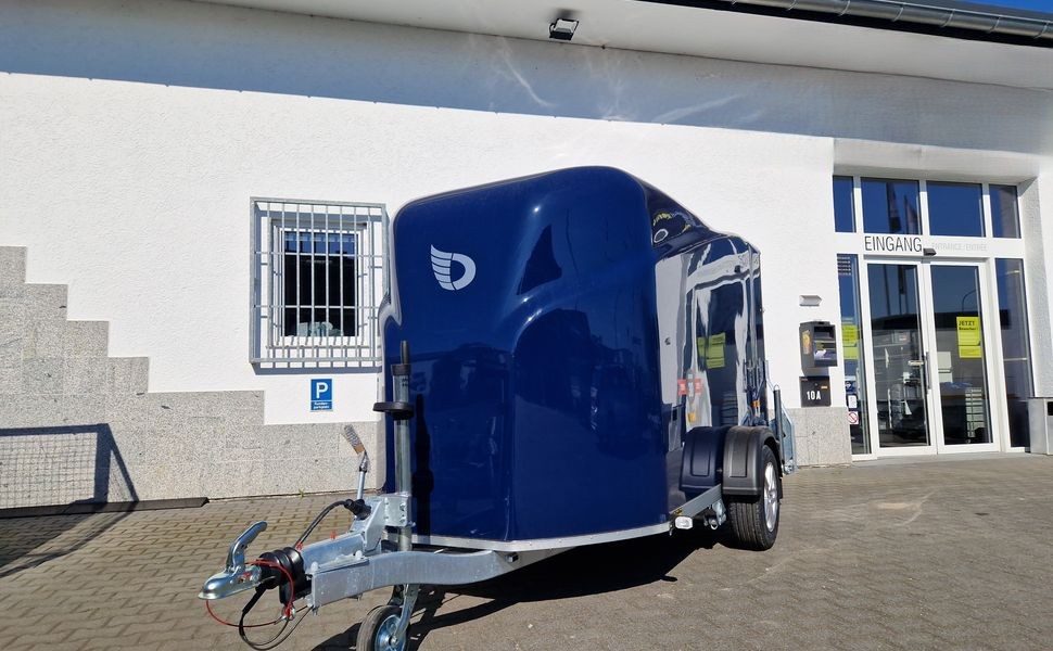 csm_20250404_111331_6c76bb65b3.jpg Debon Cargo 1300 300x152x168cm royal blau Seitentür Alufelgen Pullman 1300kg 100km/H – Image 1