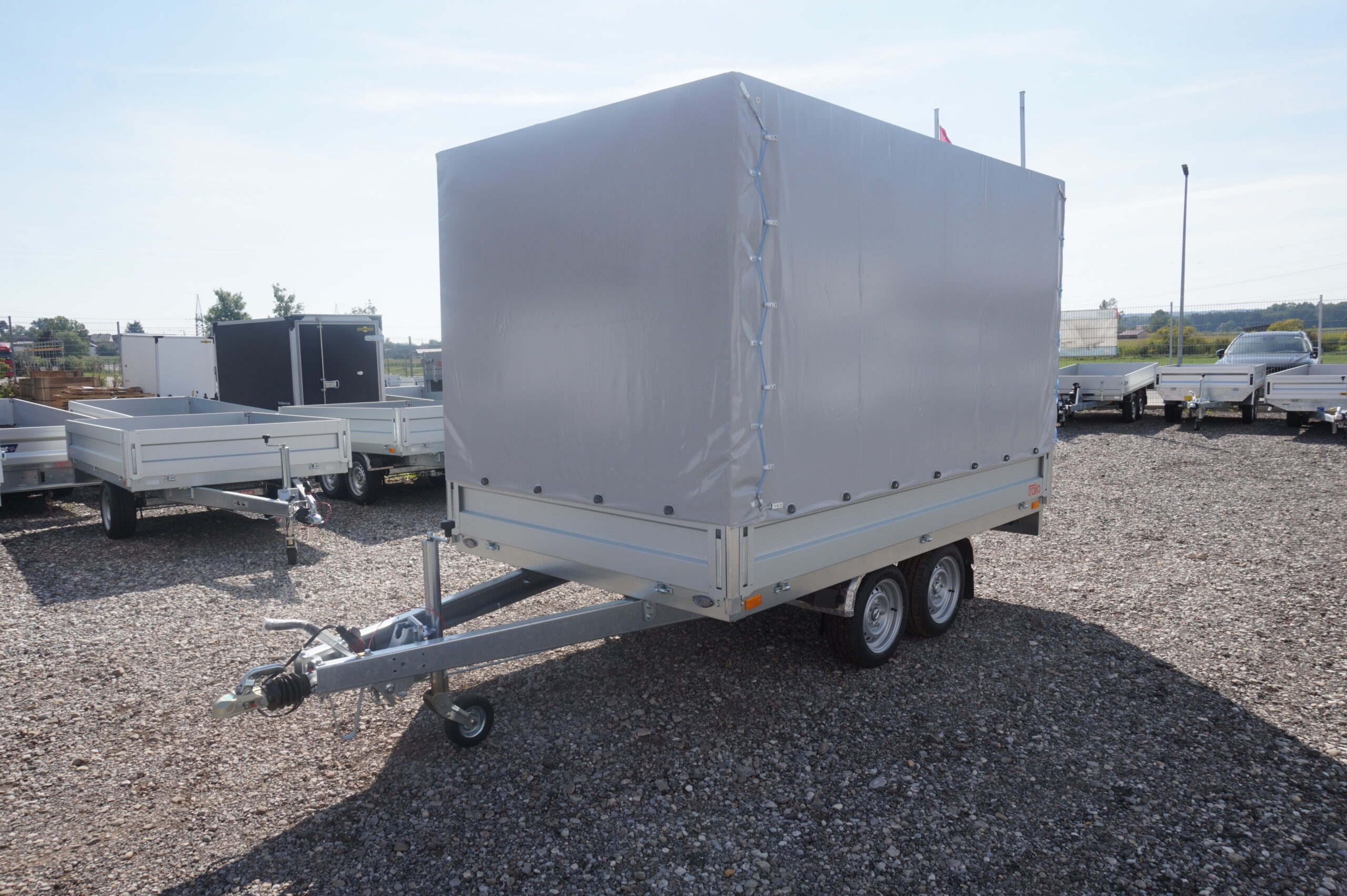 11200004_1_GALERIE.jpg PKW Anhänger Hochlader HL 3018-27, 2700 kg, Ladefläche 3,00 x 1,80 m - mit Planenaufbau 2,05 m – Image 1